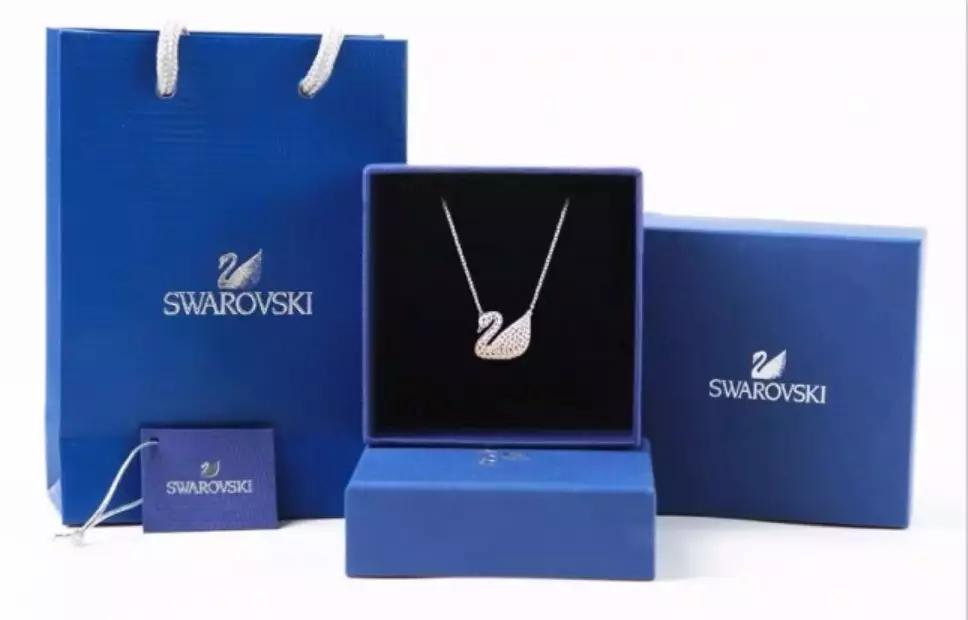 古力娜扎为国人发光的美貌,古力娜扎为韩国明星颁奖