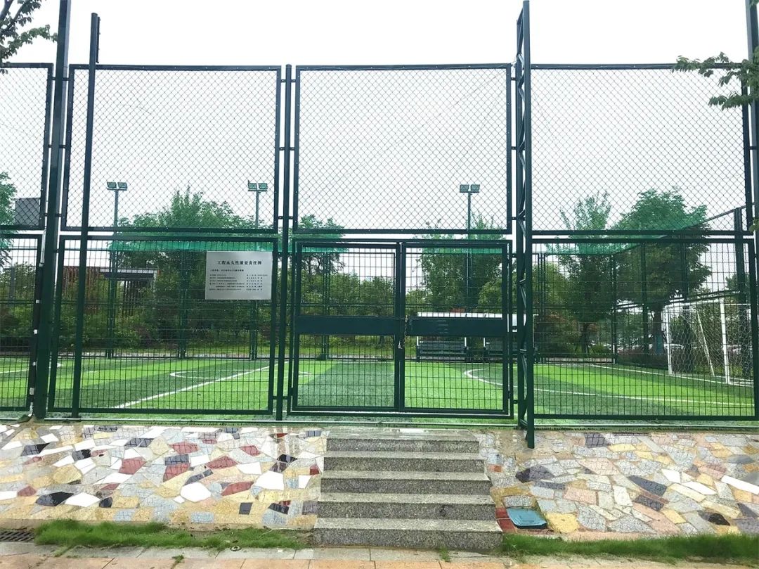 立新湖足球场几点钟开放,孝感免费5人足球场