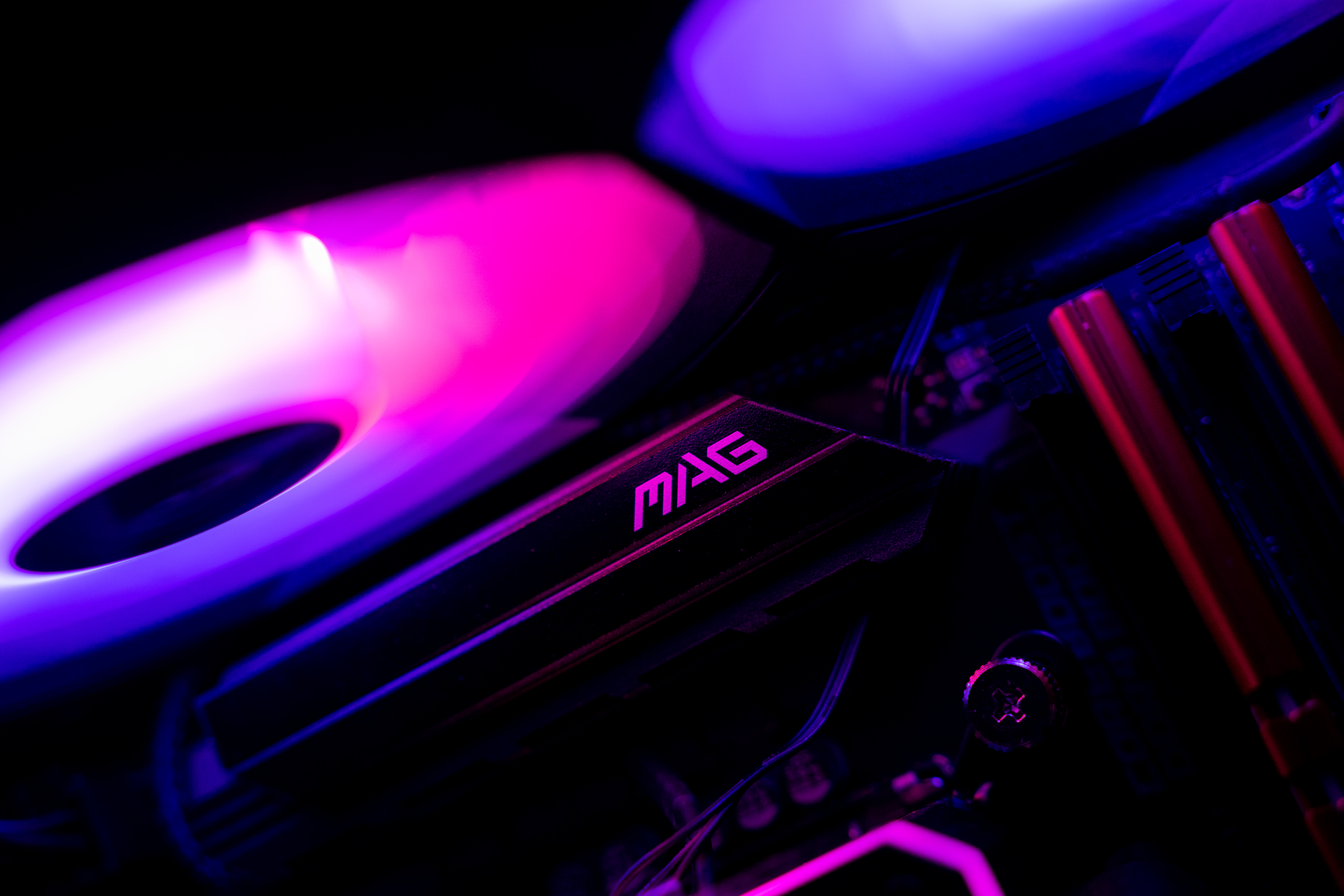 无显卡主机可以装显卡吗,无显卡主机自己怎么装显卡