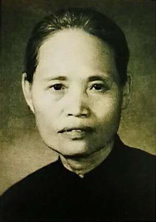 陈诚两次婚姻的是非曲直，是否可以撕去抛弃前妻的标签？