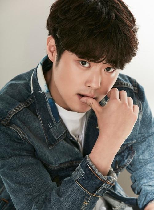 runningman璧电偝濂庡畬鏁寸増,閲戜笘姝h档鐐冲缁艰壓鎯婁汉鐨勬槦鏈熷叚