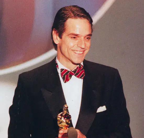 他是《洛丽塔》男主,畸形恋专业户,也是禁欲系不老男神