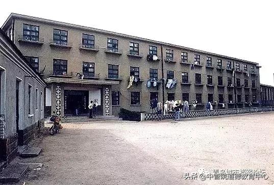 青岛城市档案：青岛工艺美术学校的历史沿革