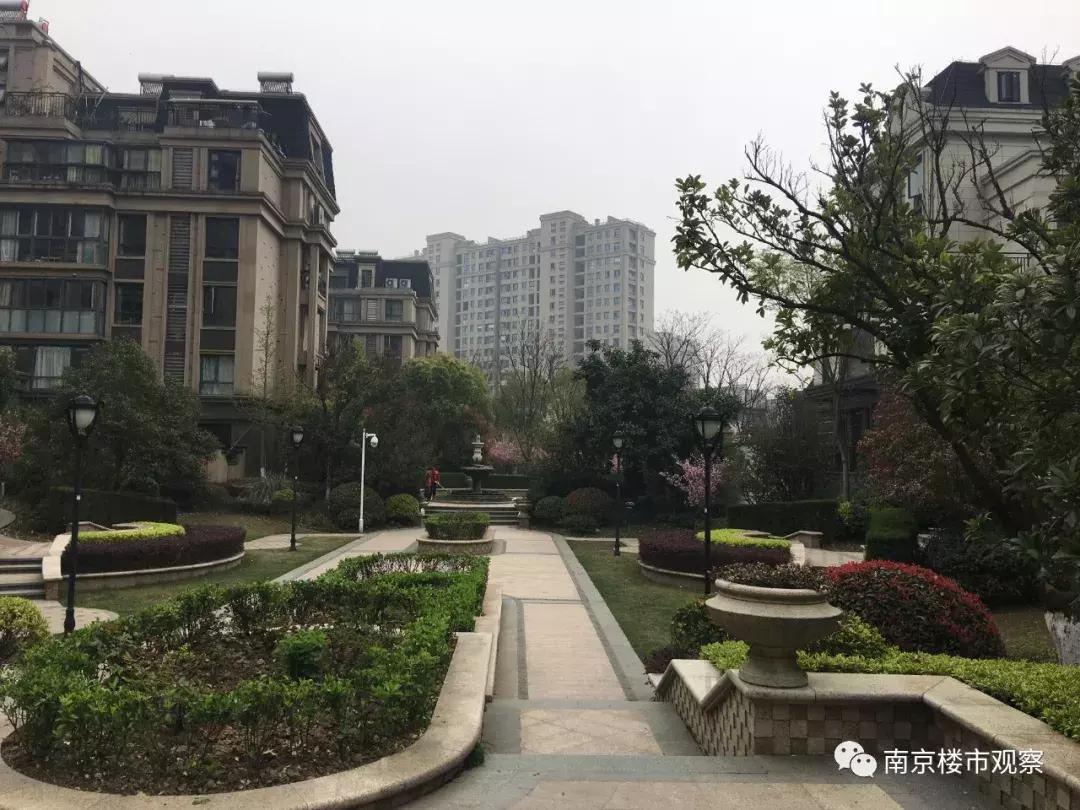 10盘迎来交付大考，实景谍照流出！这品质…