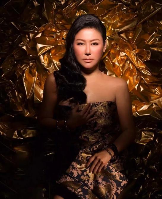 把爱马仕包当垃圾袋用,把爱马仕包当塑料袋用