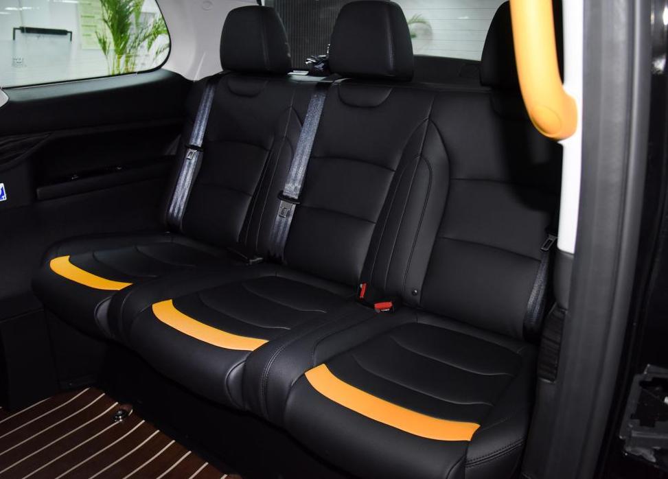 吉利英国出租车售价,伦敦街头出租车