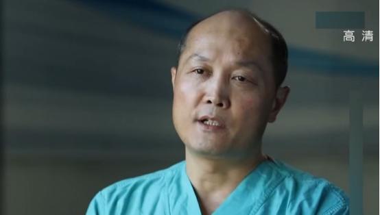 大爷身患重病无人敢治,主任坚持医德,终于妙手回春