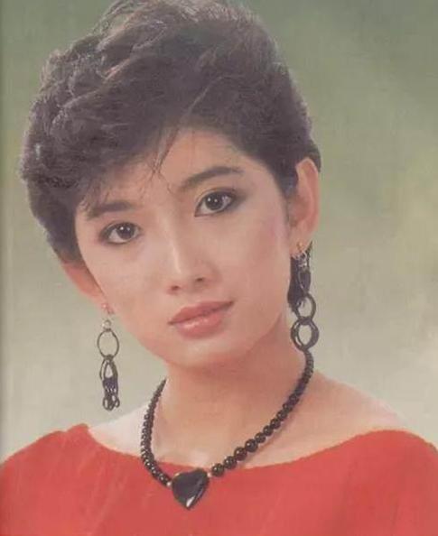 被亲父毒打性侵，多次自杀亲妈视而不见，刘玉璞的人生有多惨