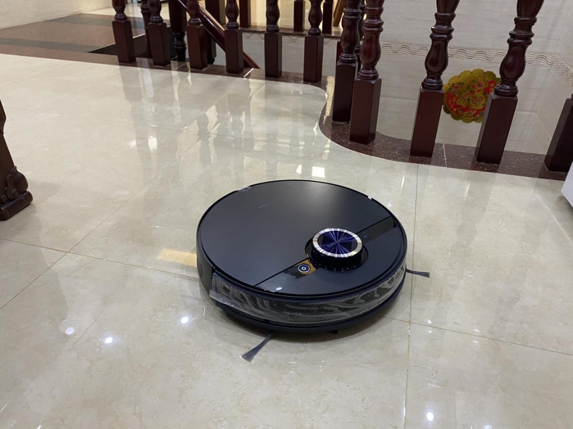 边扫拖边消毒，带电解除菌和自动集尘站的美的扫拖机器人S8+测评