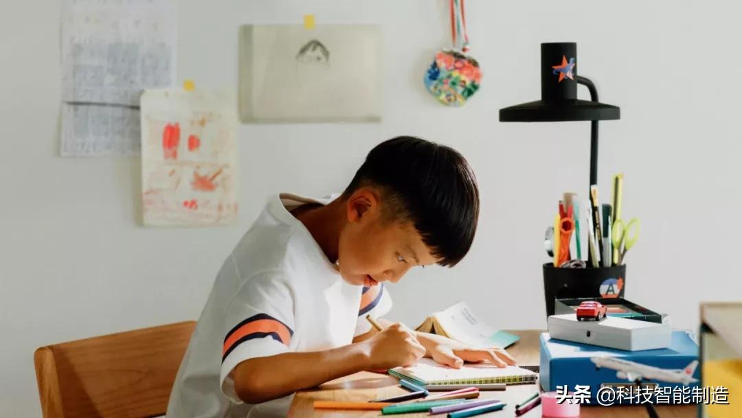 乔布斯用的台灯 (乔布斯选的台灯)