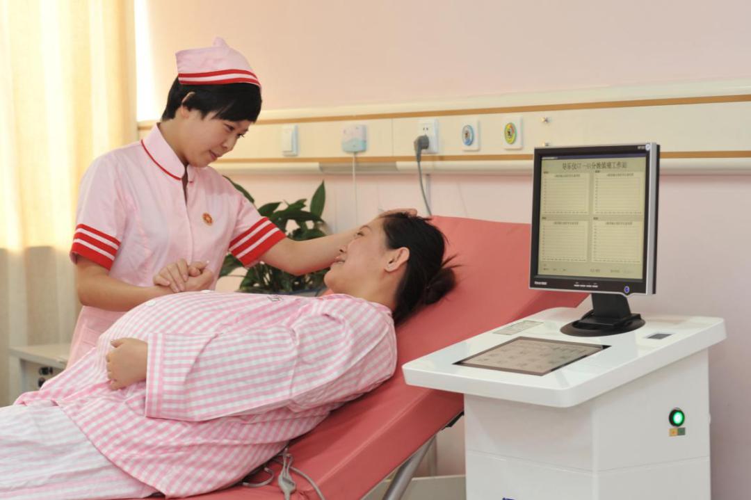 学习正常分娩指南,优化孕妇在产程和分娩中的体验,维护产妇尊严