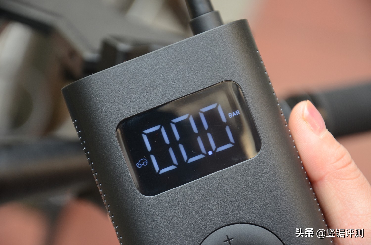 小米电子打气筒打自行车,小米电动打气筒给电动车打气