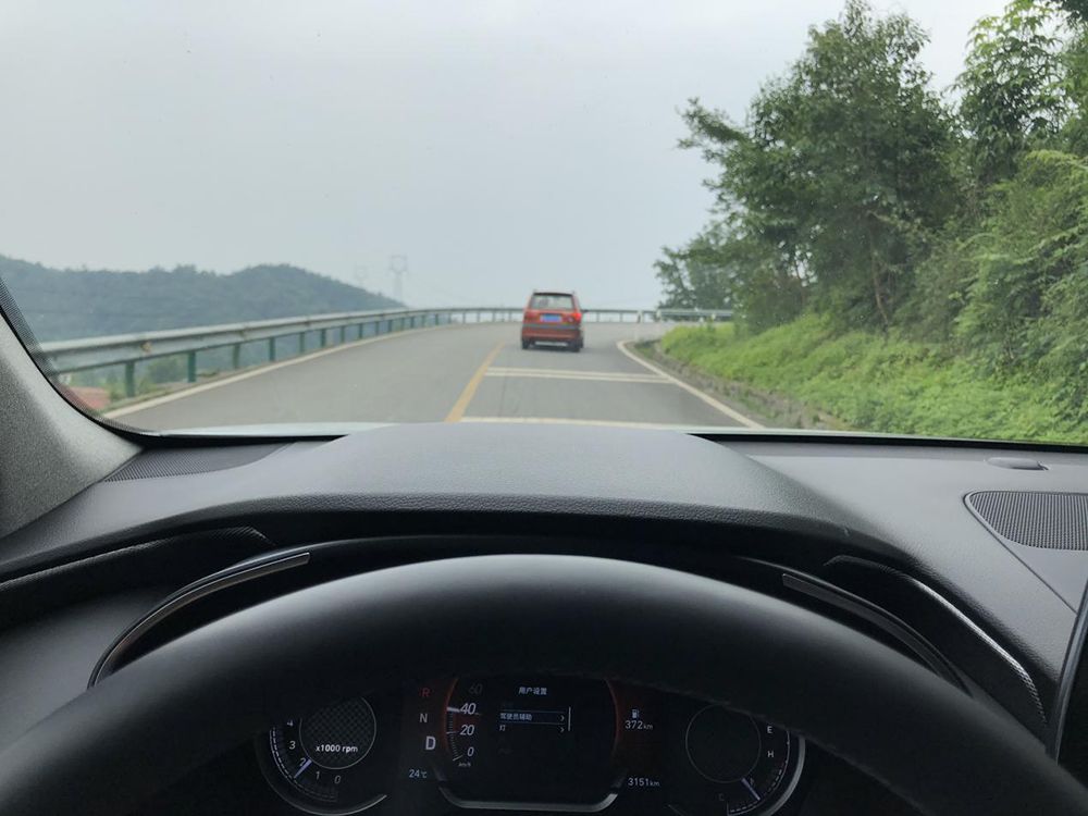 四代现代胜达2020款报价,四代胜达两驱冰雪路测试