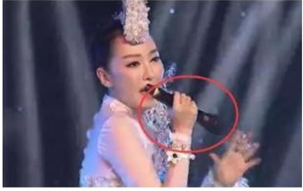 萨顶顶假唱转话筒事件结果,萨顶顶有实力为什么要假唱