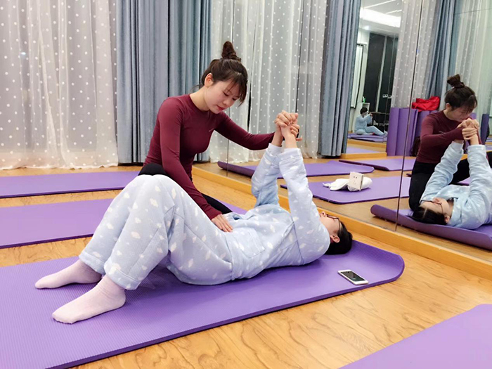 鏈堝瓙涓績濡堝鎶ょ悊鍥㈤槦,鏉窞缇庝附濡堝浜у悗淇涓績