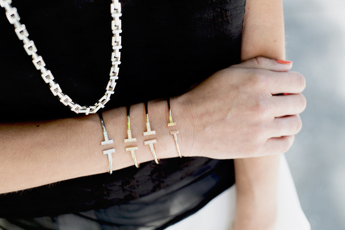 tiffany蒂芙尼手链怎么搭配,tiffany蒂芙尼18k手链四叶草