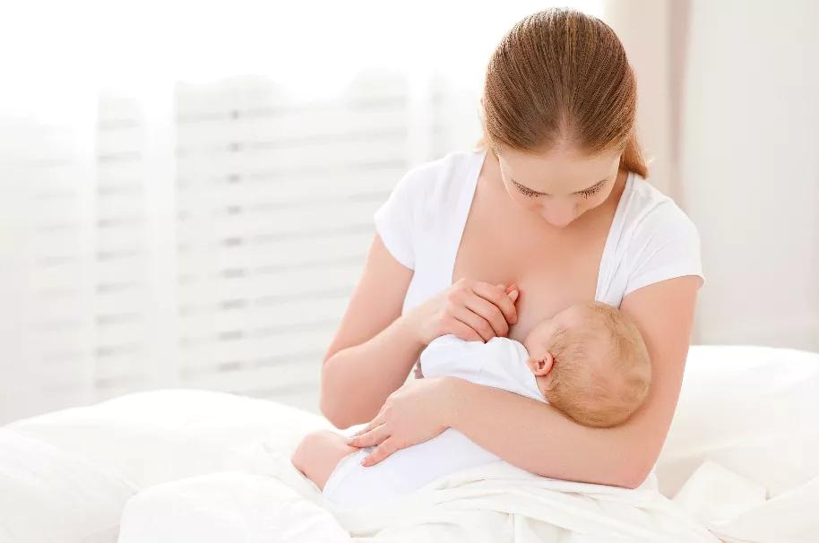 顺产会给孩子带什么菌群,婴儿的菌群来自于产道