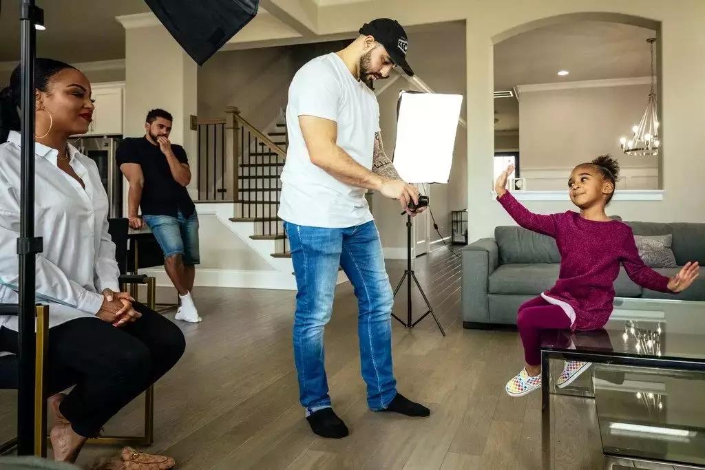 网红小学生作业走红,儿童网红背后真相