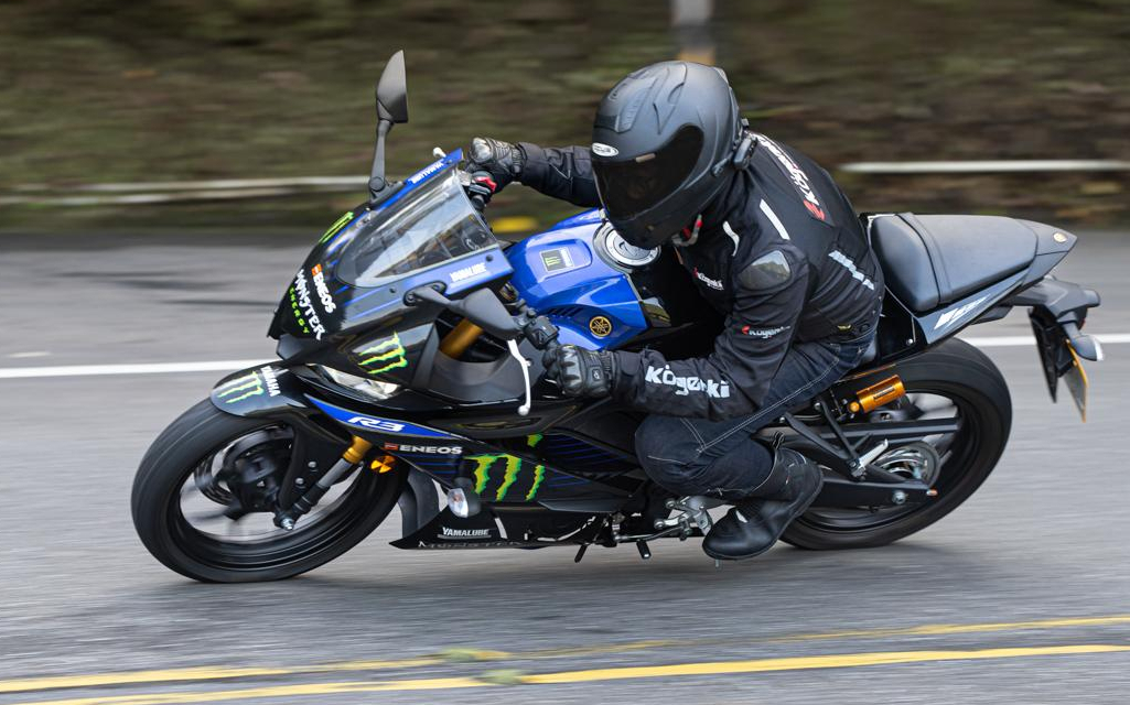 雅马哈r3点评,雅马哈r3和ktmduke390选哪个好