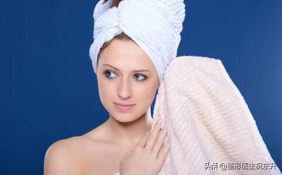 切眉后眼皮有褶皱怎么回事,切眉术后眼皮有褶皱能恢复吗