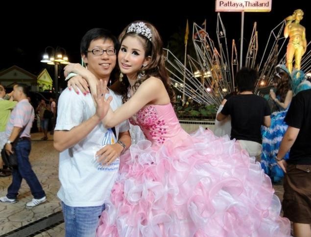 泰国人妖能结婚吗?是“嫁出去”还是“娶进来”?当地人说出实情