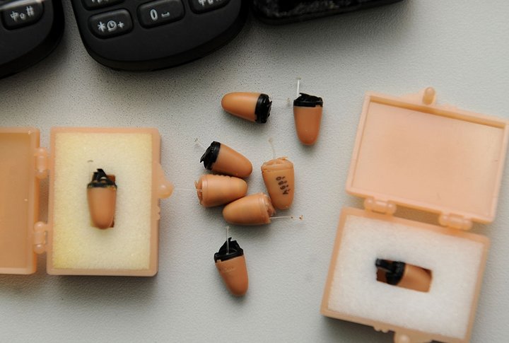 作弊耳机米粒大小没什么稀奇的,这都是作弊界的常规操作了