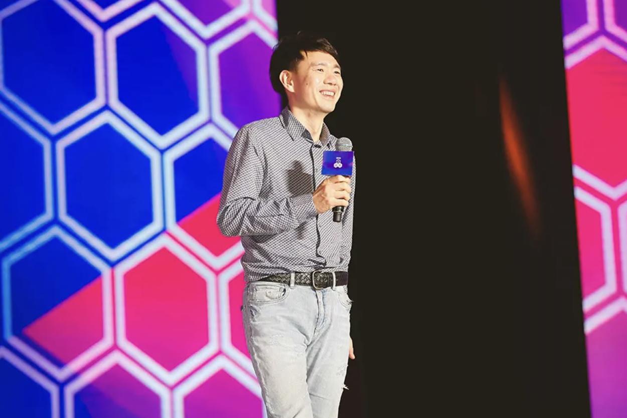 穷小子卖鞋,穷小伙卖鞋