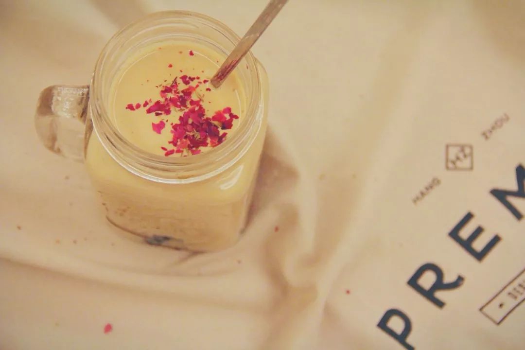 烧仙草焦糖奶茶做法,以前香飘飘焦糖烧仙草布丁奶茶