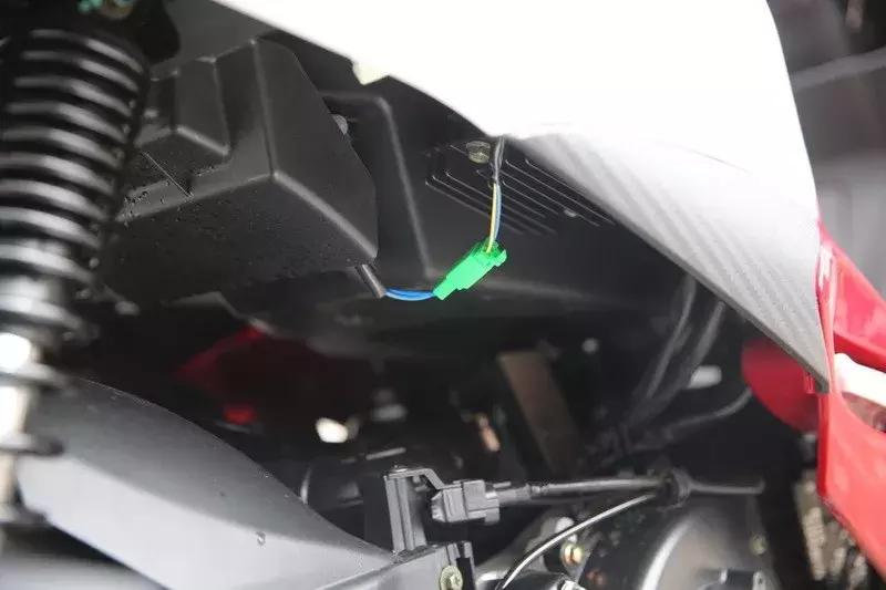 三阳fnx踏板摩托车全系列,三阳最新款150踏板摩托车测试