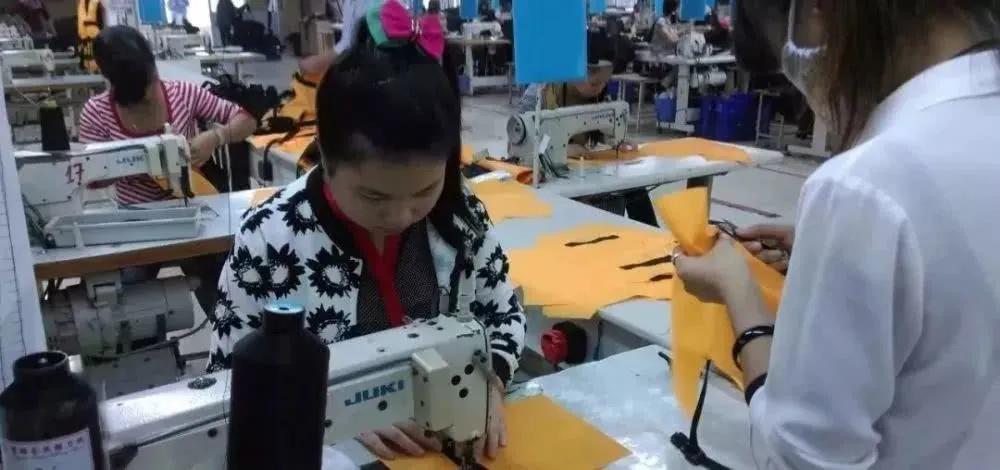 越南服装厂为何有能力从中国夺走Nike、Adidas？一组数据中有答案