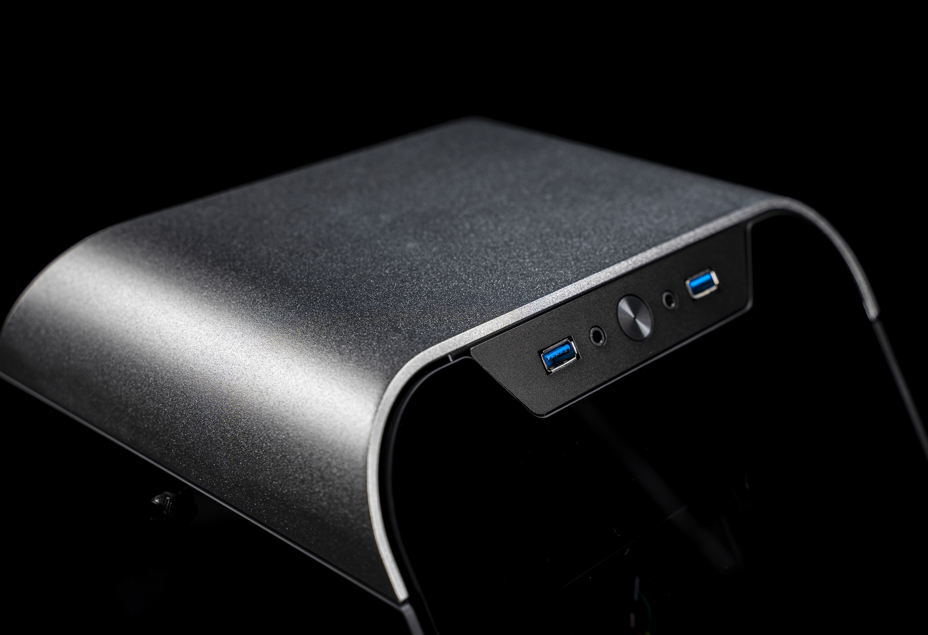 顶级机箱装机,第一次装机推荐机箱