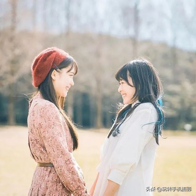 室内泳池闺蜜拍照姿势,多个闺蜜拍照姿势大全