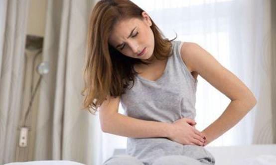 女生身上不是香水味是烟味,女人身上有一种不好闻的味道