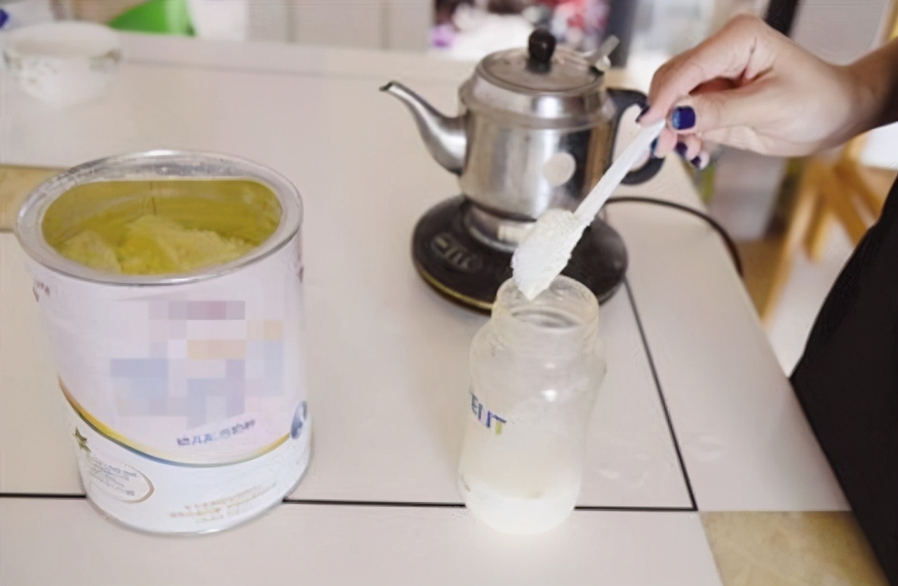 别馋宝宝的奶粉,别馋宝宝的奶粉没吃完也别去尝