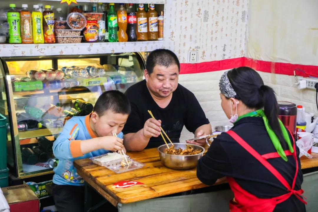 锅贴饺子四新道店,上海闵行开了几十年的锅贴店