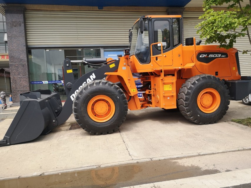 斗山装载机价格高吗,斗山小型装载机质量怎么样