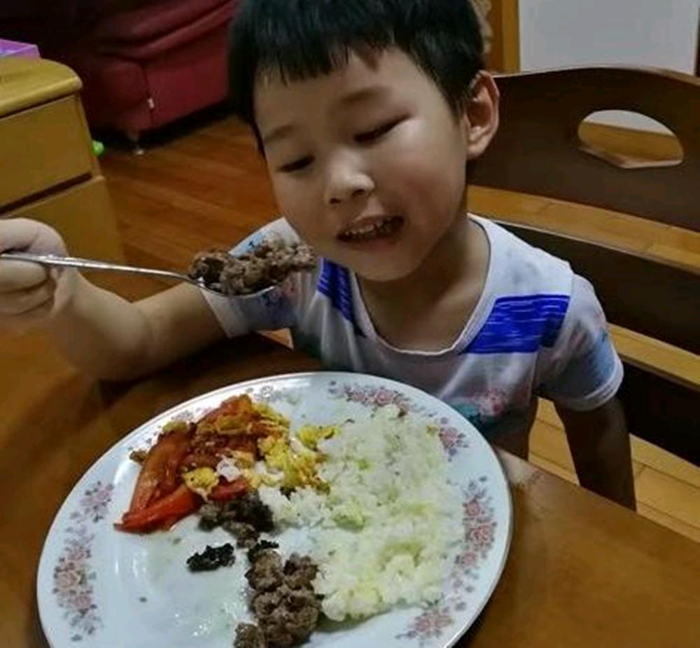 晚上给孩子吃什么好吸收,晚上给孩子吃什么有助于睡眠