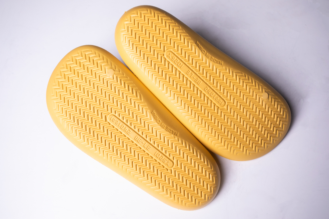 跟椰子拖鞋一样脚感,踩屎感椰子拖鞋穿搭