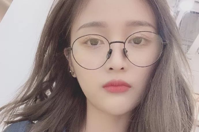 吴宣仪黑唇妆上热搜了是怎么回事,吴宣仪唇妆视频