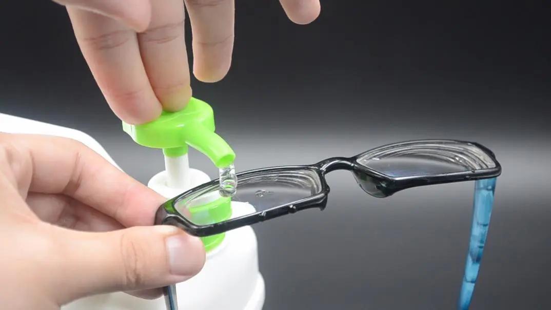 正确清洗眼睛的方法视频,几种正确清洗眼镜的方法