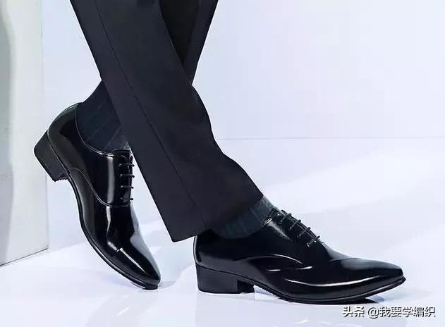 夏季网眼皮鞋脏了怎么擦,如何清理皮鞋褶皱的污渍