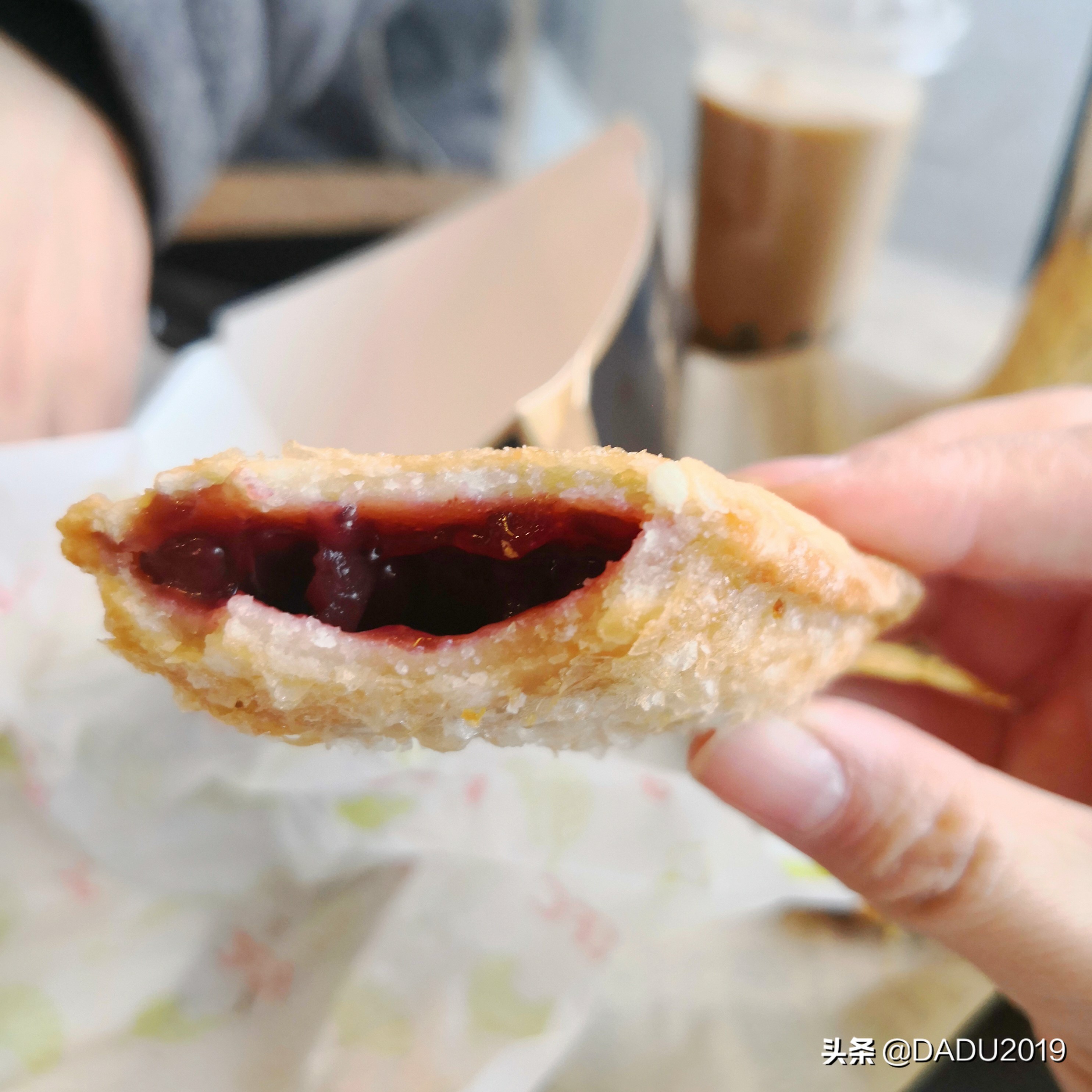 看肯德基之各种桶味道测评,肯德基新春巨大的金桶好吃吗