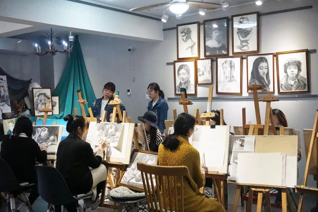 长沙市零基础油画培训,成人零基础学画油画