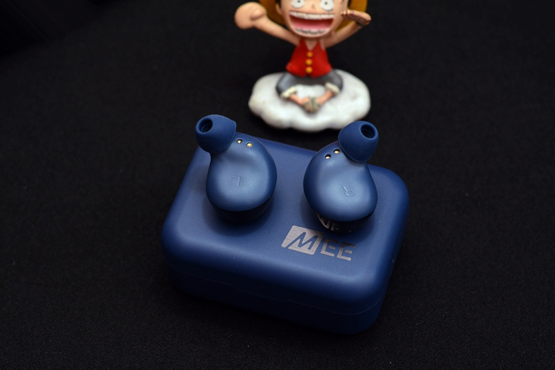 一个Zippo的大小，MEEX10无线蓝牙耳机开箱体验