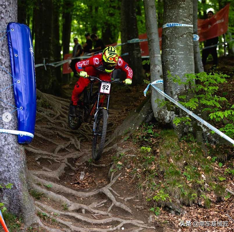 不是真空胎可以用补胎液吗,非真空胎胎压