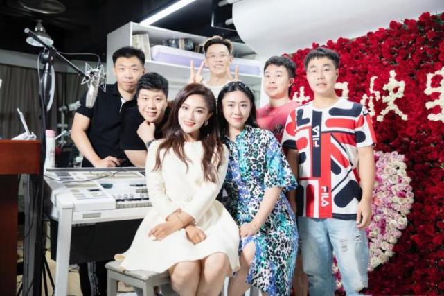 玖月的奇迹十月的分手，两人相陪16年，如今玖月再无奇迹