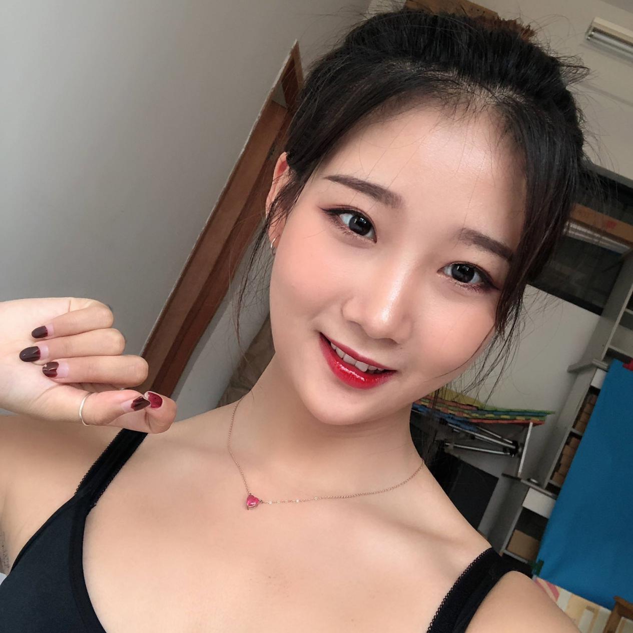 告别大饼脸，摆脱双下巴！5款提拉紧致的V脸面膜带回家