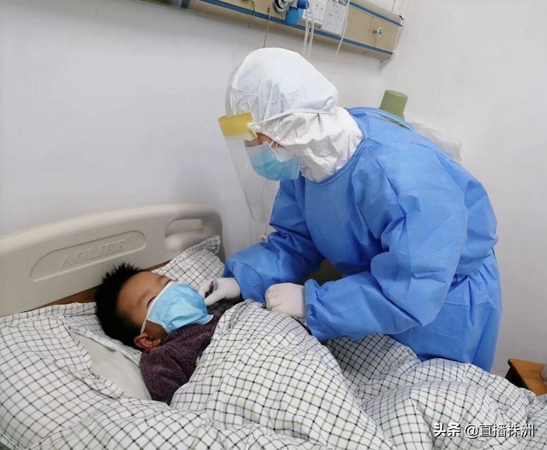 超硬核防疫中国,抗击疫情党员冲在第一线超燃