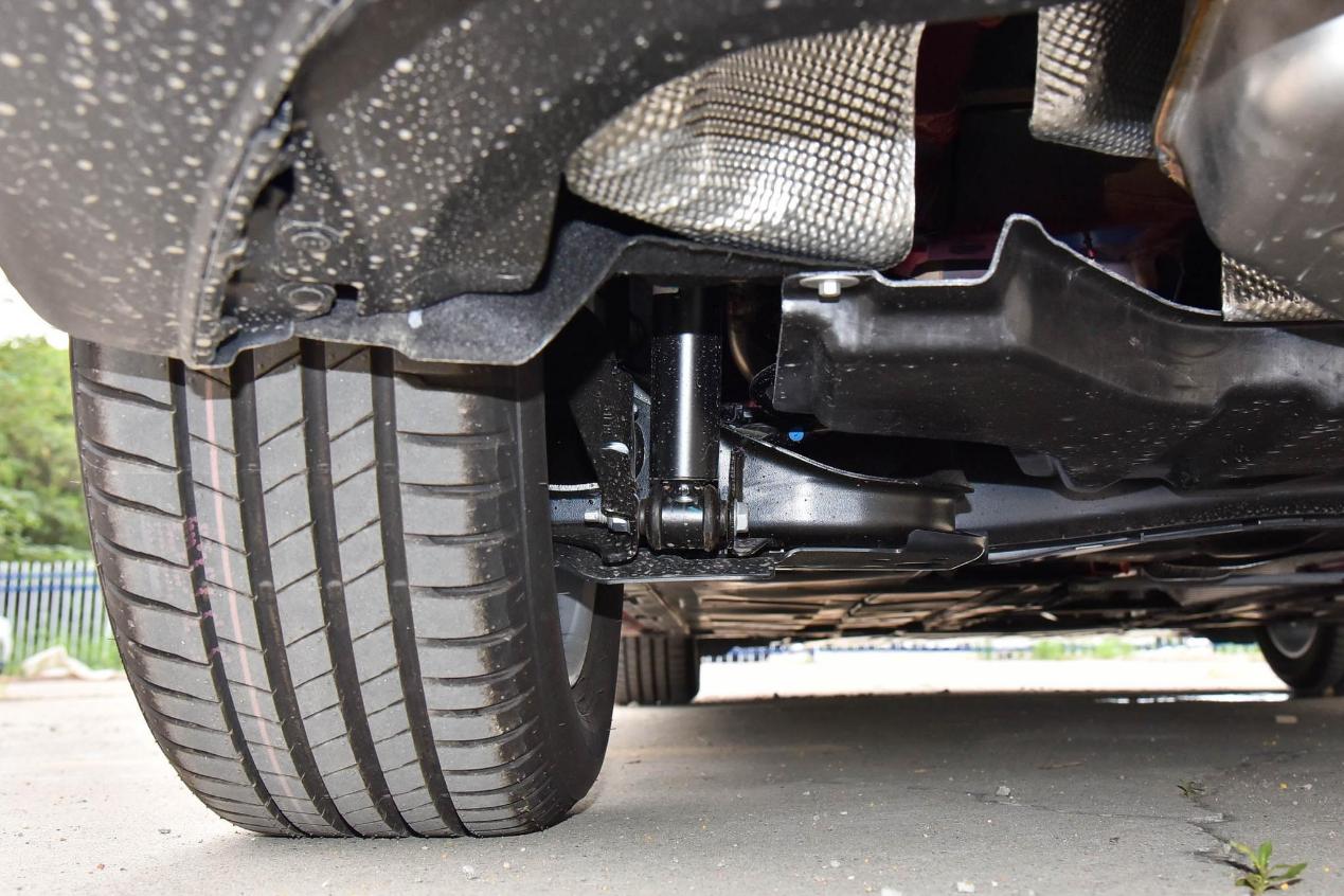 奔驰a级车评,奔驰a级空间大小测试