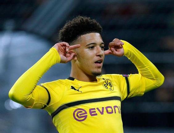 世界足球历史最佳矮子阵容,世界足坛最受欢迎的十大球员